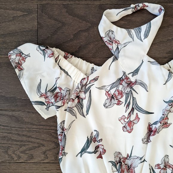 3/4 length white romper with flowers - Picture 4 of 7